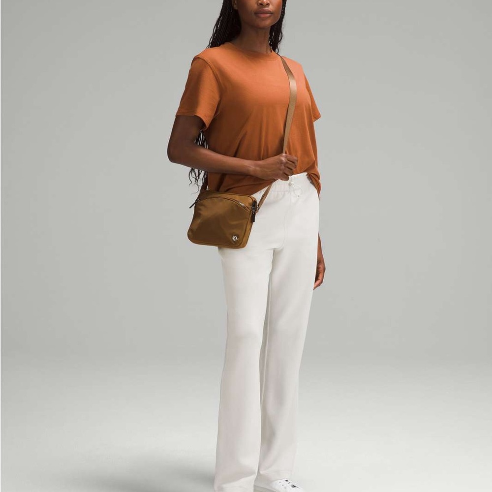 Lululemon City Adventurer Crossbody NWT - Picture 2 of 7